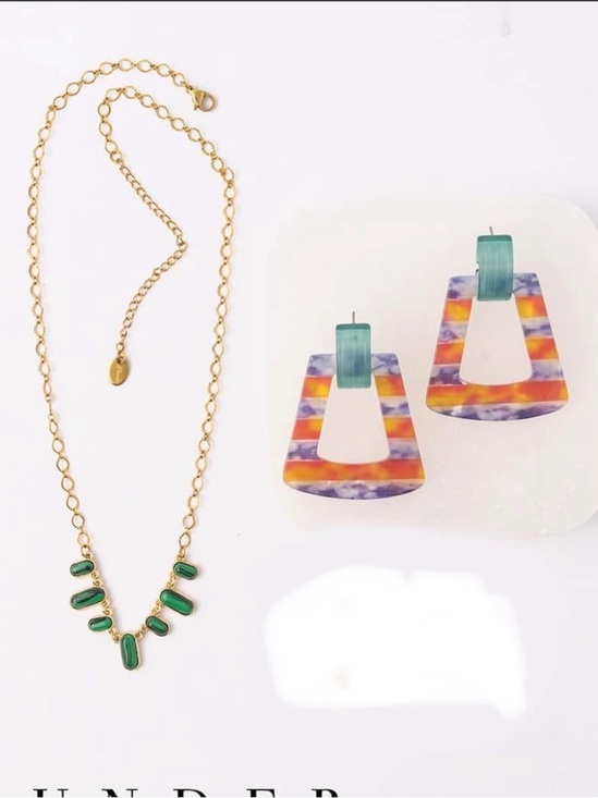 Plunder Jewelry - Plunder Necklace Earrings Gold Plated Emerald Green Stones Acrylic Drop earrings